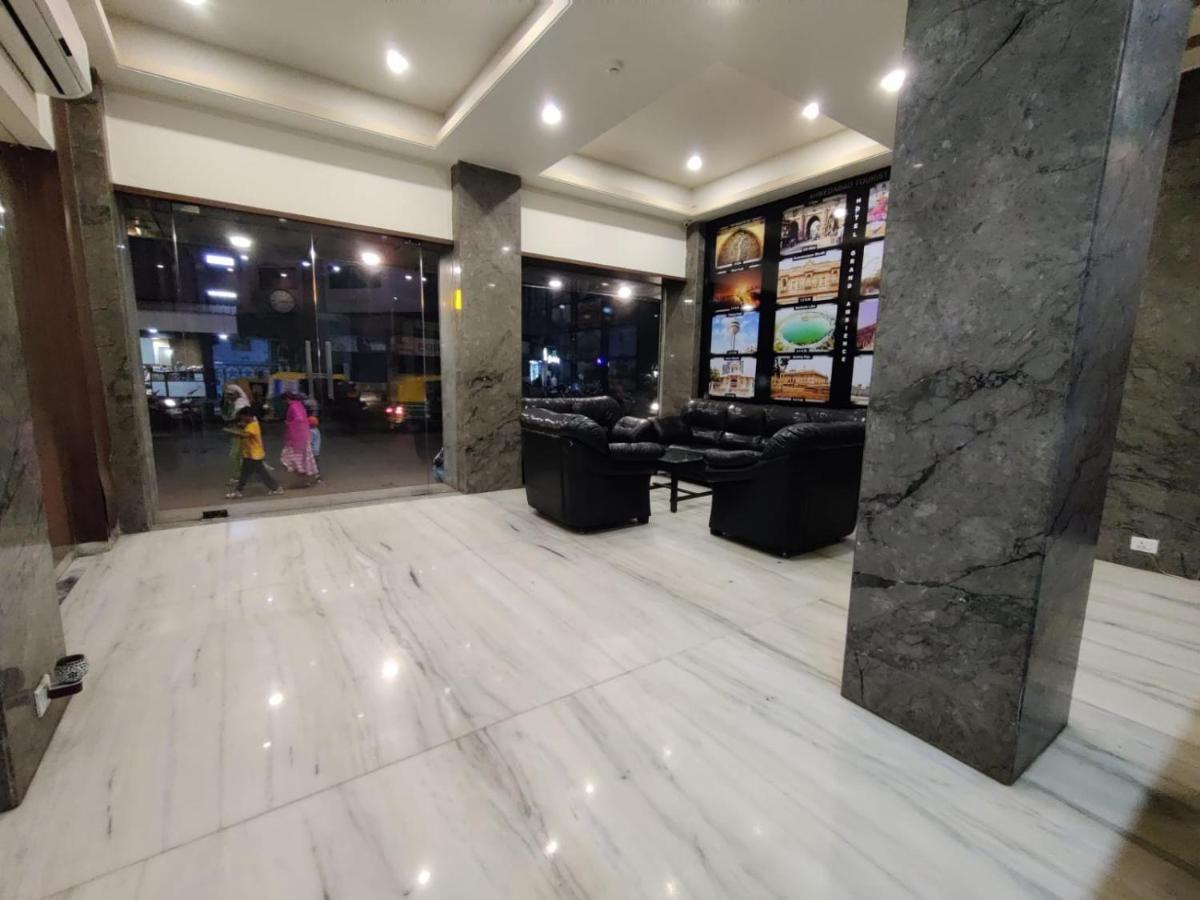 Hotel Grand Ambience Ahmedabad Exterior foto