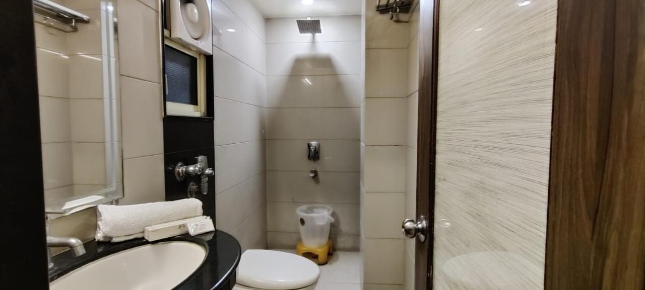 Hotel Grand Ambience Ahmedabad Exterior foto