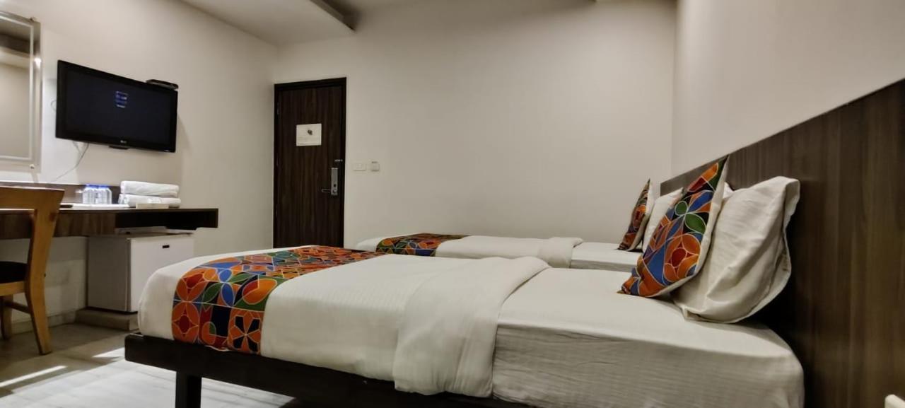 Hotel Grand Ambience Ahmedabad Exterior foto