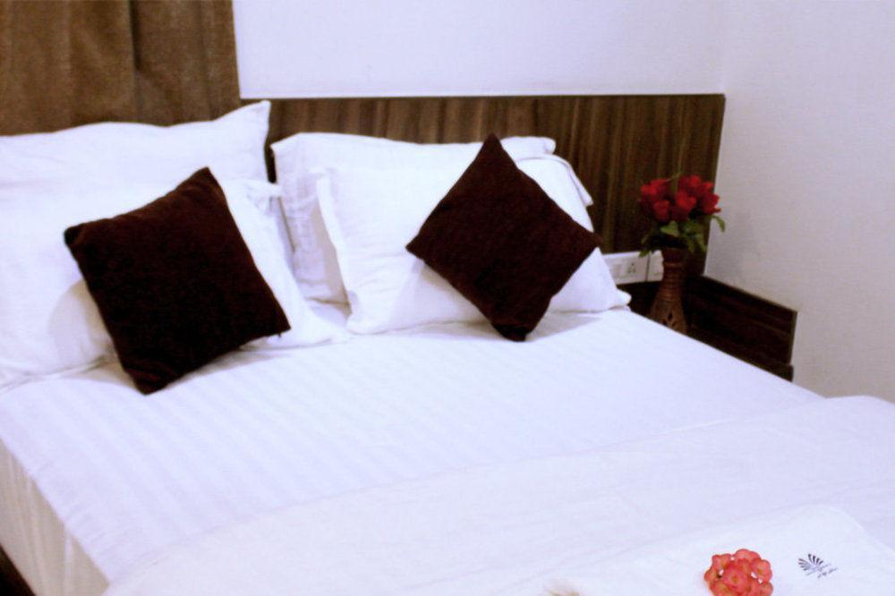 Hotel Grand Ambience Ahmedabad Exterior foto