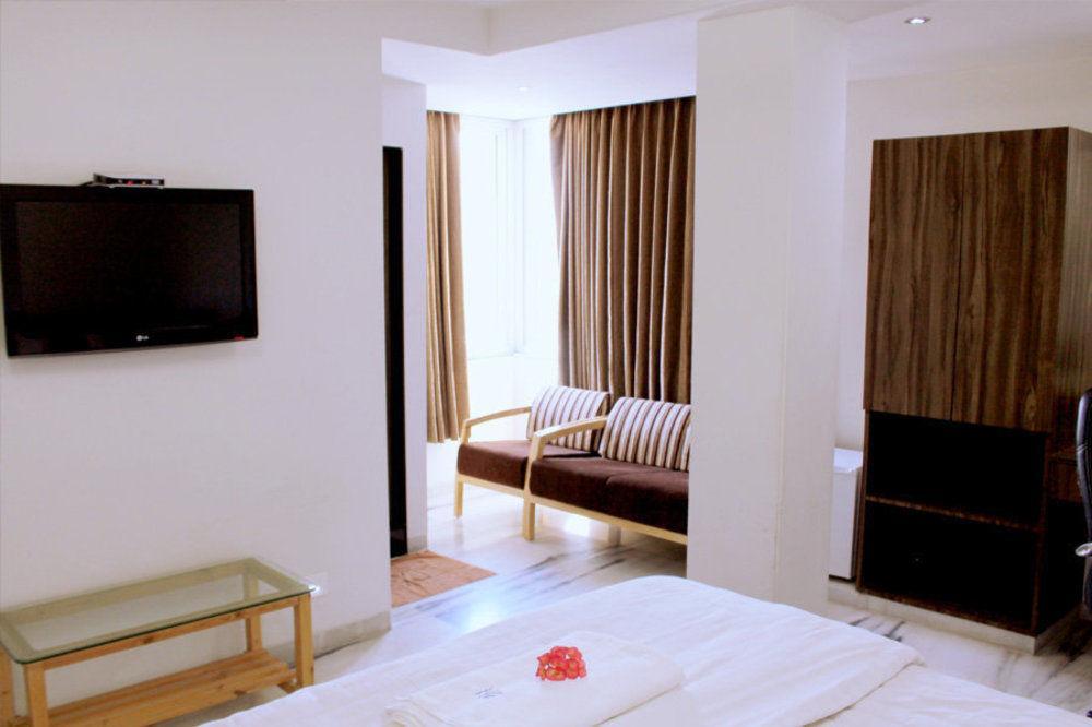 Hotel Grand Ambience Ahmedabad Exterior foto