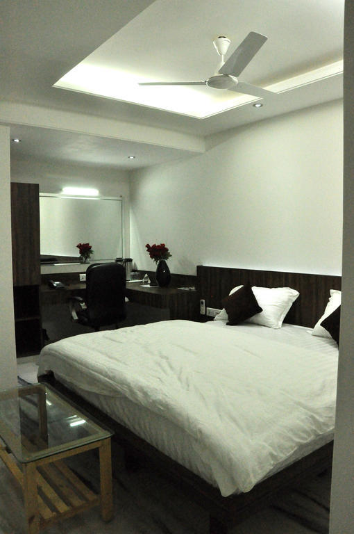 Hotel Grand Ambience Ahmedabad Exterior foto